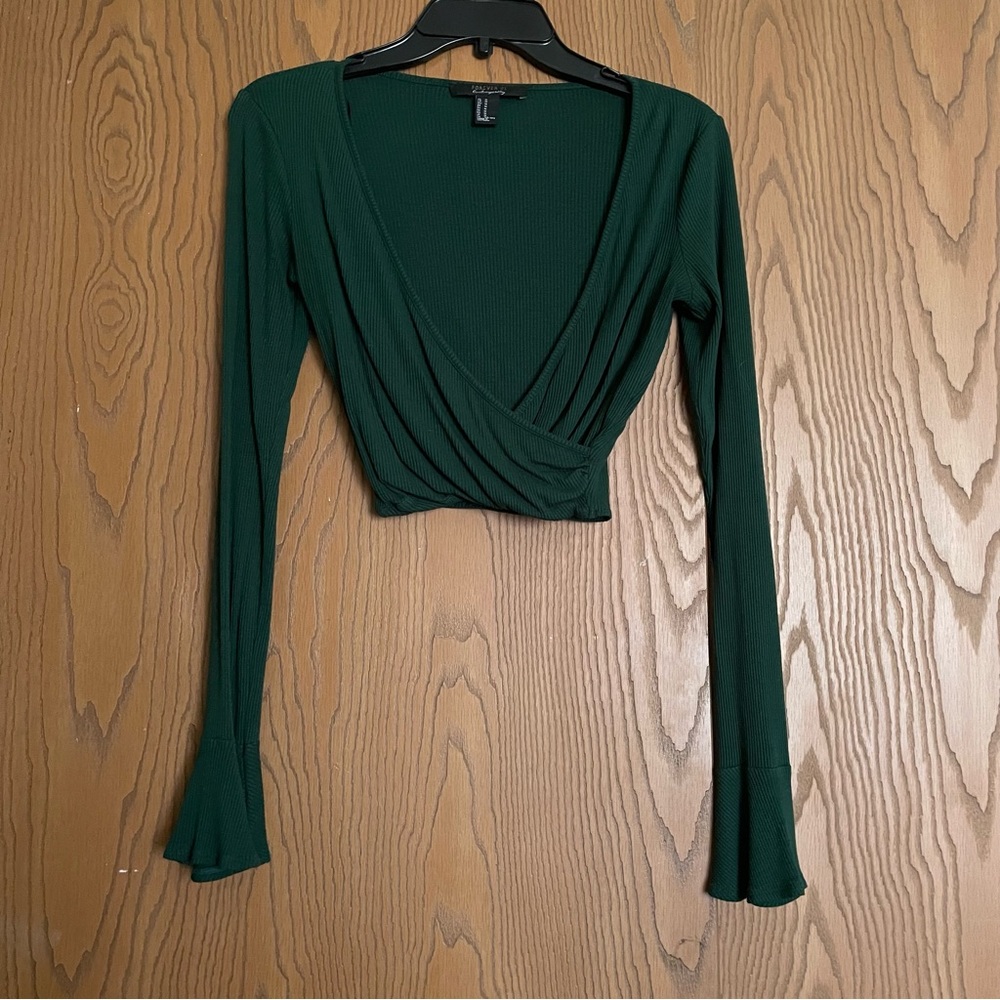 Forever 21 Hunter Green Long Sleeve Crop Shirt Size Medium